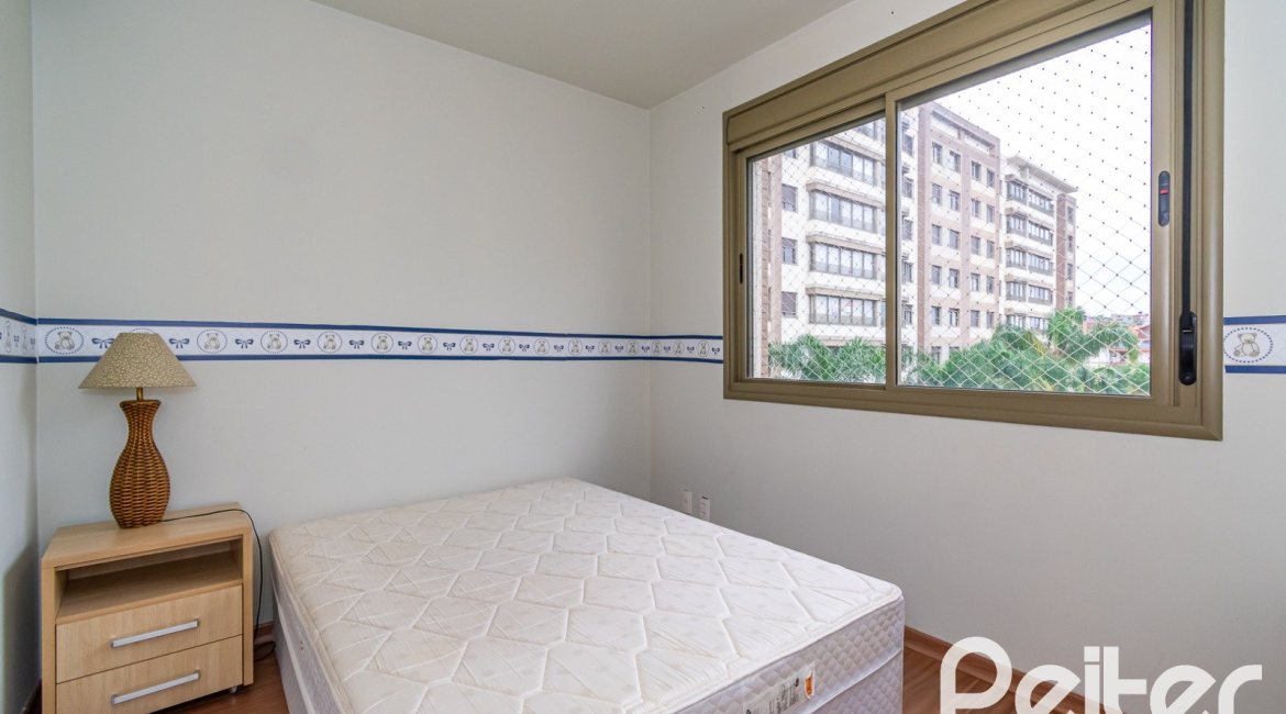 Apartamento à venda com 104m², 3 dormitórios, 1 suíte, 2 vagas, no bairro Ipanema em PORTO ALEGRE
