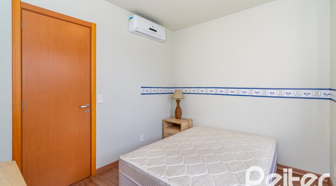 Apartamento à venda com 104m², 3 dormitórios, 1 suíte, 2 vagas, no bairro Ipanema em PORTO ALEGRE