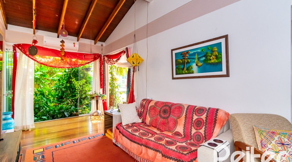 Casa em Condomínio à venda com 245m², 3 dormitórios, 1 suíte, 2 vagas, no bairro Tristeza em PORTO ALEGRE