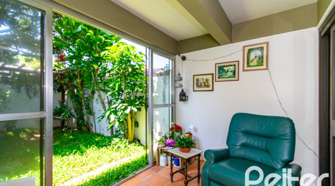 Casa em Condomínio à venda com 245m², 3 dormitórios, 1 suíte, 2 vagas, no bairro Tristeza em PORTO ALEGRE