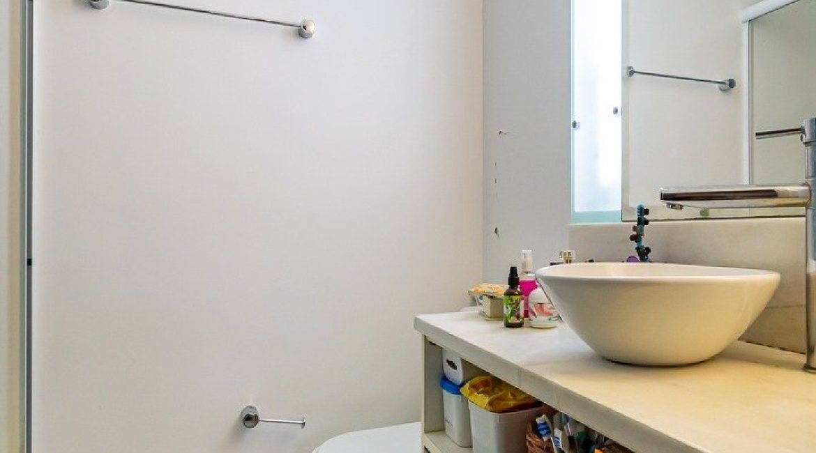 Casa em Condomínio à venda com 245m², 3 dormitórios, 1 suíte, 2 vagas, no bairro Tristeza em PORTO ALEGRE