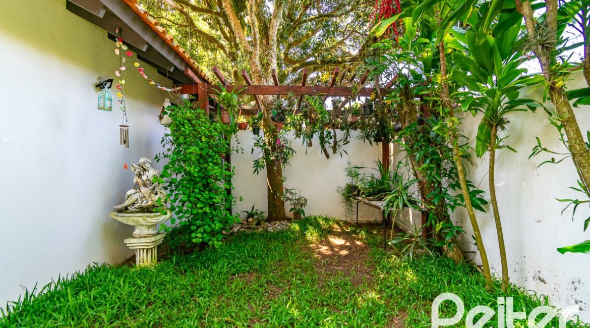 Casa em Condomínio à venda com 245m², 3 dormitórios, 1 suíte, 2 vagas, no bairro Tristeza em PORTO ALEGRE