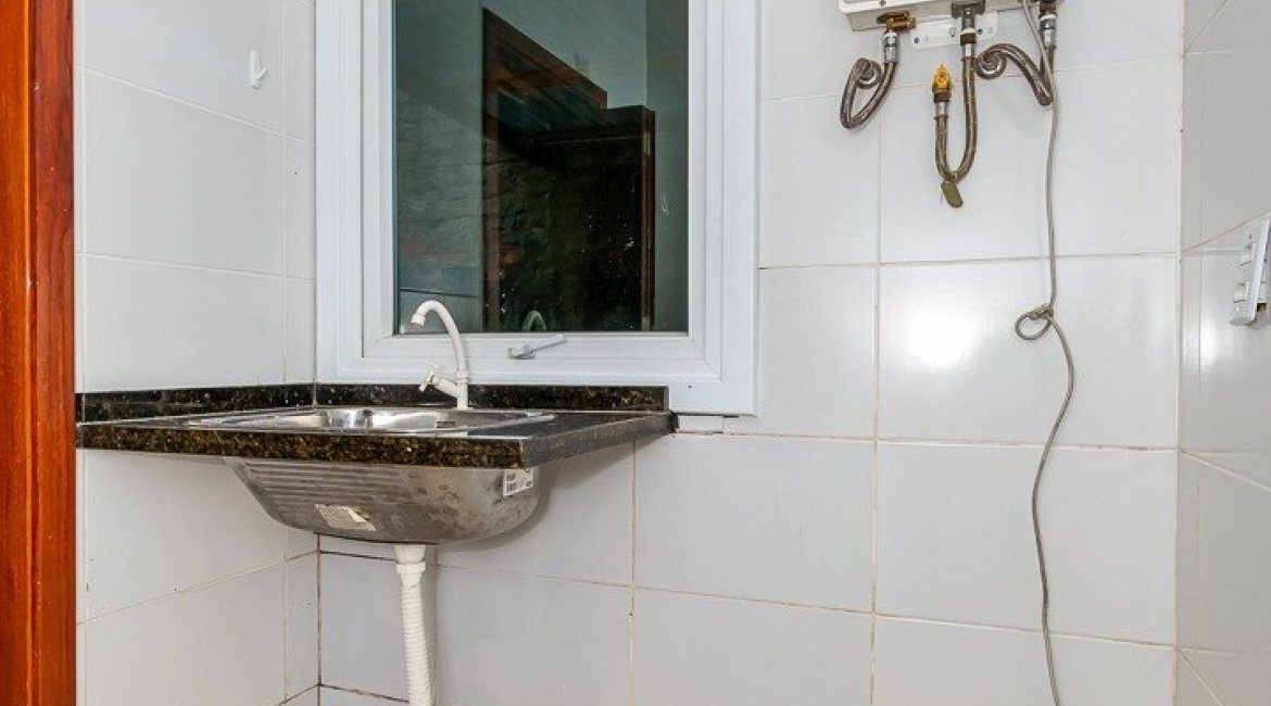 Casa à venda com 223m², 3 dormitórios, 1 suíte, 2 vagas, no bairro Jardim Isabel em Porto Alegre