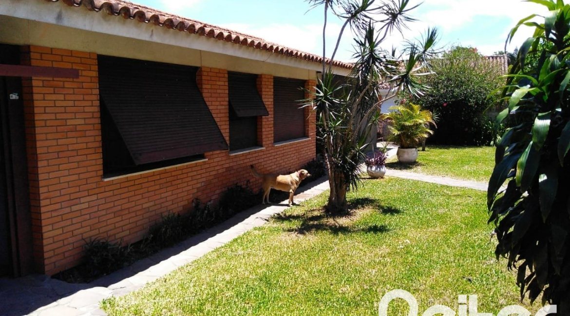 Casa à venda com 400m², 7 dormitórios, 1 suíte, 5 vagas, no bairro Vila Assunção em Porto Alegre