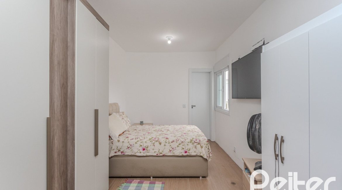 Apartamento à venda com 76m², 2 dormitórios, 1 suíte, 2 vagas, no bairro Tristeza em Porto Alegre