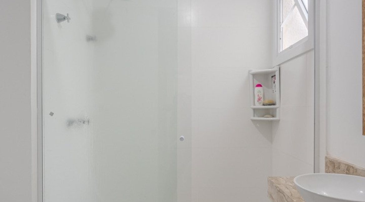 Apartamento à venda com 76m², 2 dormitórios, 1 suíte, 2 vagas, no bairro Tristeza em Porto Alegre
