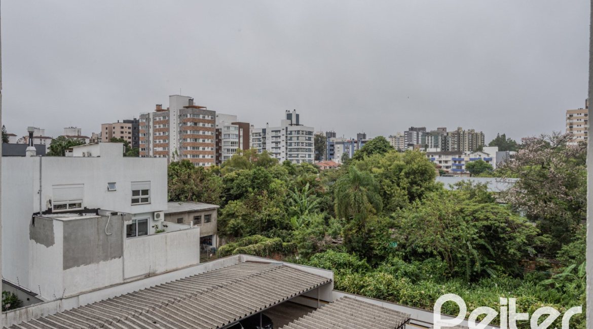 Apartamento à venda com 76m², 2 dormitórios, 1 suíte, 2 vagas, no bairro Tristeza em Porto Alegre