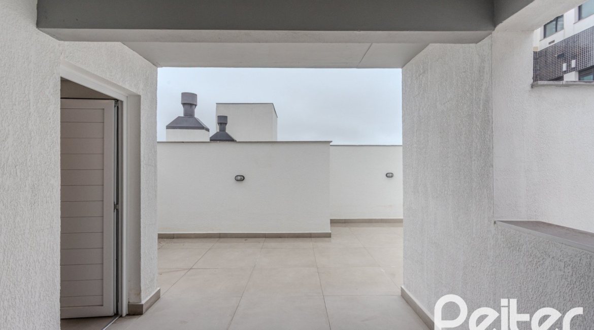 Apartamento à venda com 76m², 2 dormitórios, 1 suíte, 2 vagas, no bairro Tristeza em Porto Alegre