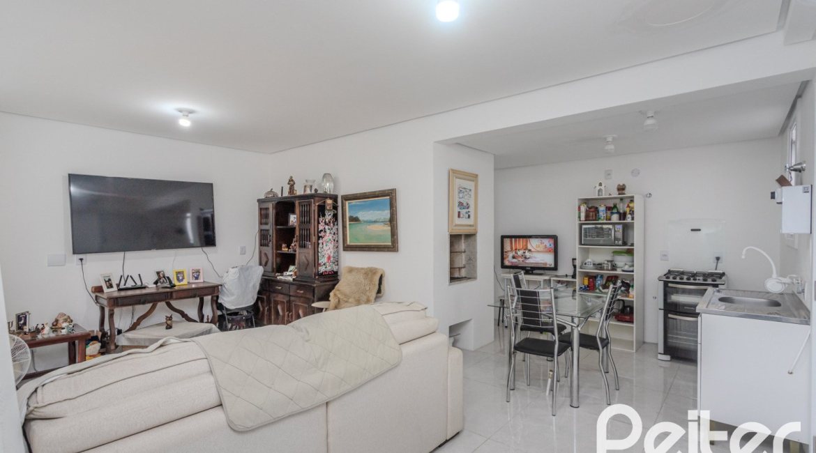 Apartamento à venda com 76m², 2 dormitórios, 1 suíte, 2 vagas, no bairro Tristeza em Porto Alegre