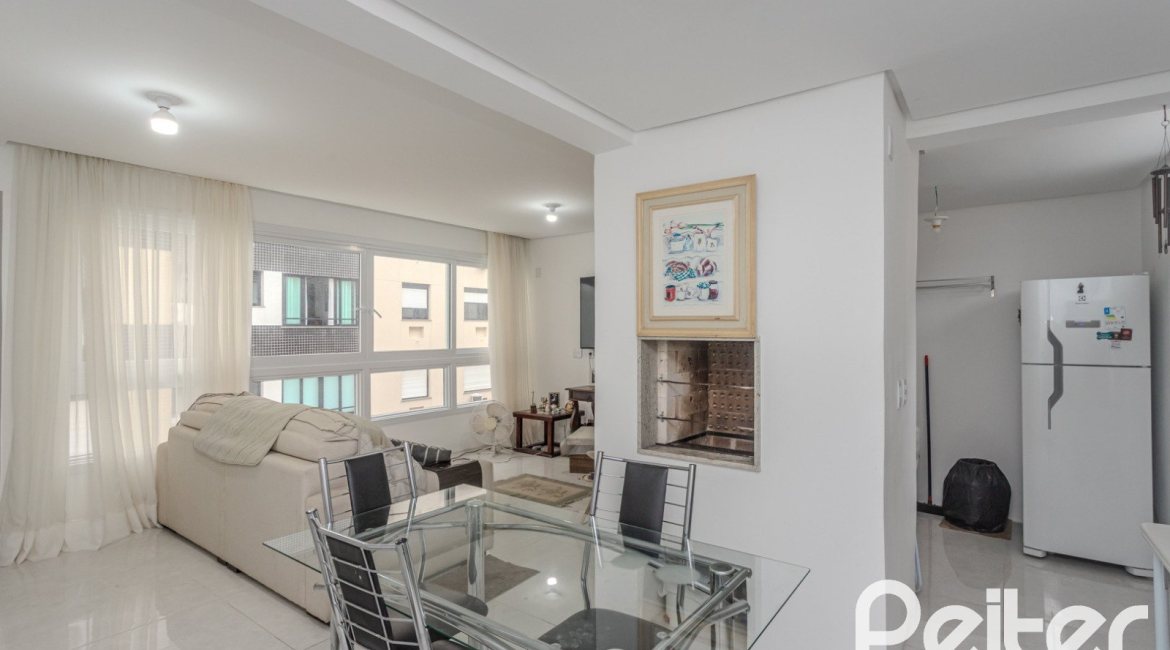 Apartamento à venda com 76m², 2 dormitórios, 1 suíte, 2 vagas, no bairro Tristeza em Porto Alegre