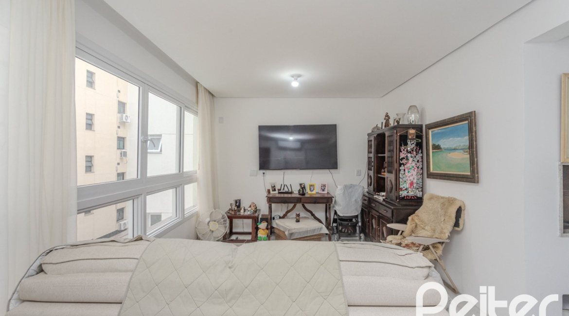 Apartamento à venda com 76m², 2 dormitórios, 1 suíte, 2 vagas, no bairro Tristeza em Porto Alegre