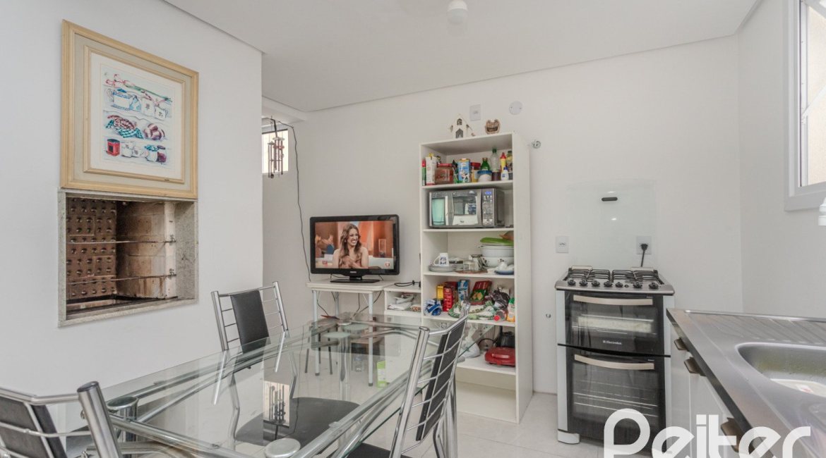Apartamento à venda com 76m², 2 dormitórios, 1 suíte, 2 vagas, no bairro Tristeza em Porto Alegre