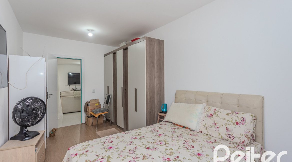 Apartamento à venda com 76m², 2 dormitórios, 1 suíte, 2 vagas, no bairro Tristeza em Porto Alegre