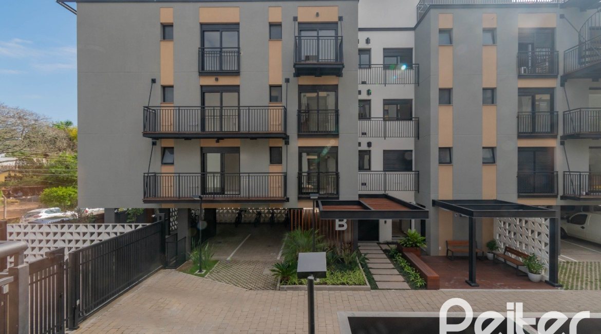 Apartamento à venda com 108m², 3 dormitórios, 1 suíte, 2 vagas, no bairro Tristeza em PORTO ALEGRE