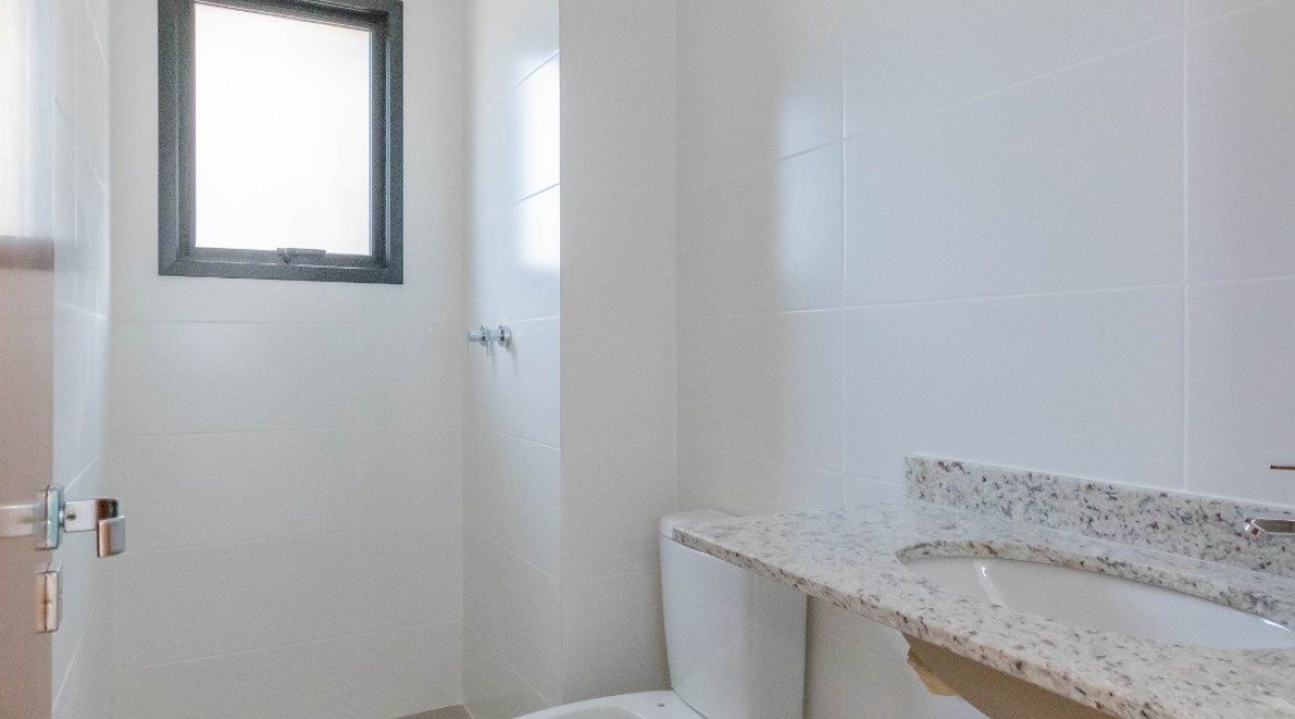 Apartamento à venda com 108m², 3 dormitórios, 1 suíte, 2 vagas, no bairro Tristeza em PORTO ALEGRE