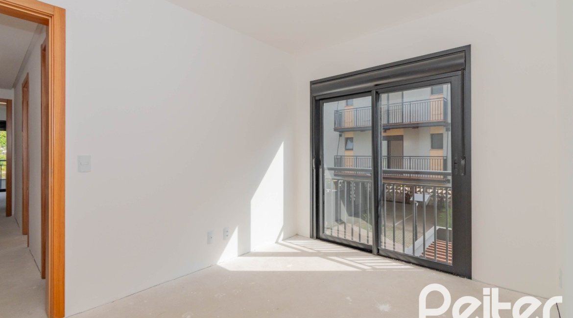 Apartamento à venda com 108m², 3 dormitórios, 1 suíte, 2 vagas, no bairro Tristeza em PORTO ALEGRE