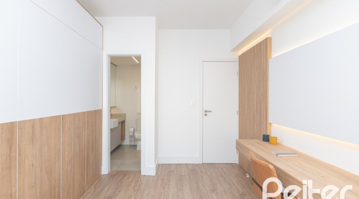 Apartamento à venda com 149m², 3 dormitórios, 3 suítes, 2 vagas, no bairro Tristeza em Porto Alegre