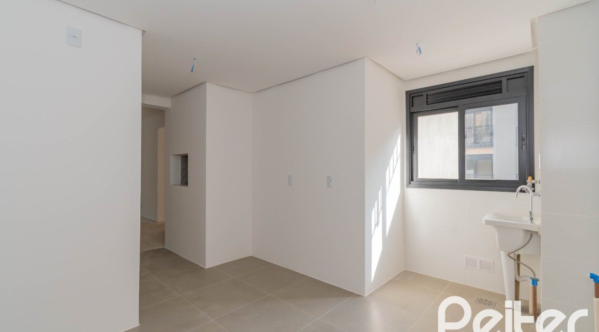Apartamento à venda com 108m², 3 dormitórios, 1 suíte, 2 vagas, no bairro Tristeza em PORTO ALEGRE