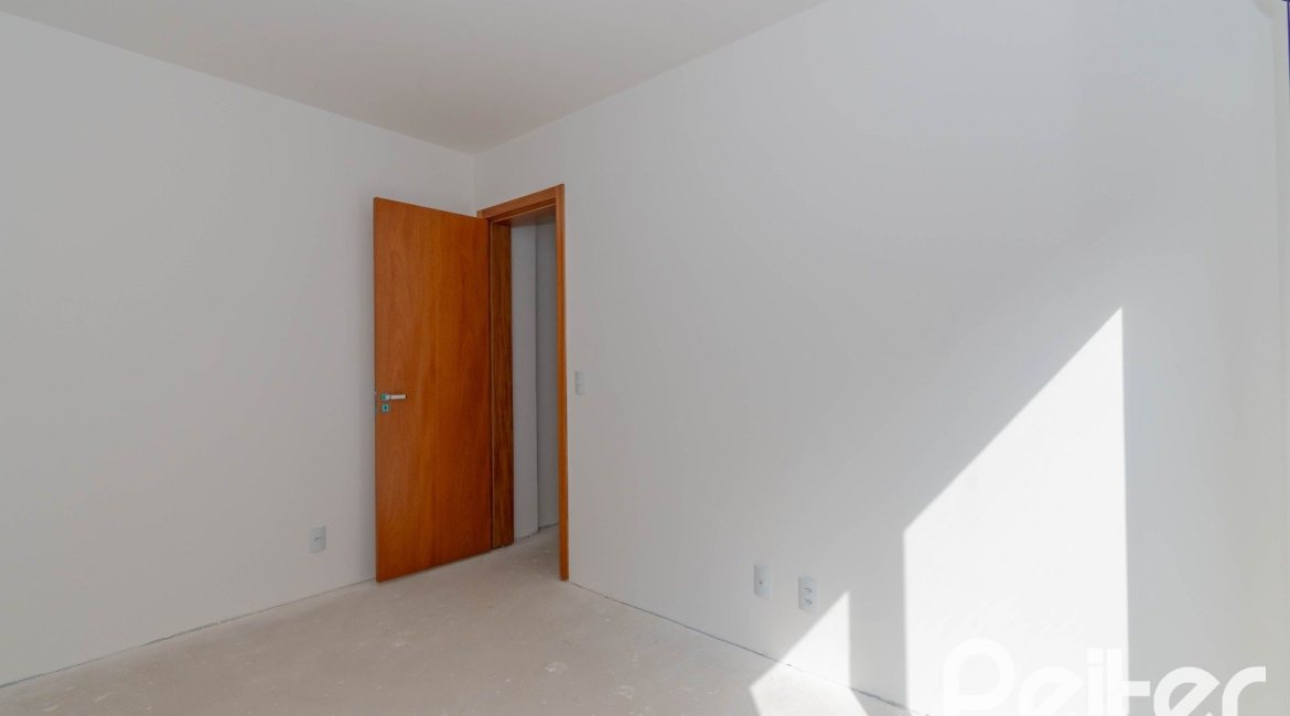 Apartamento à venda com 108m², 3 dormitórios, 1 suíte, 2 vagas, no bairro Tristeza em PORTO ALEGRE