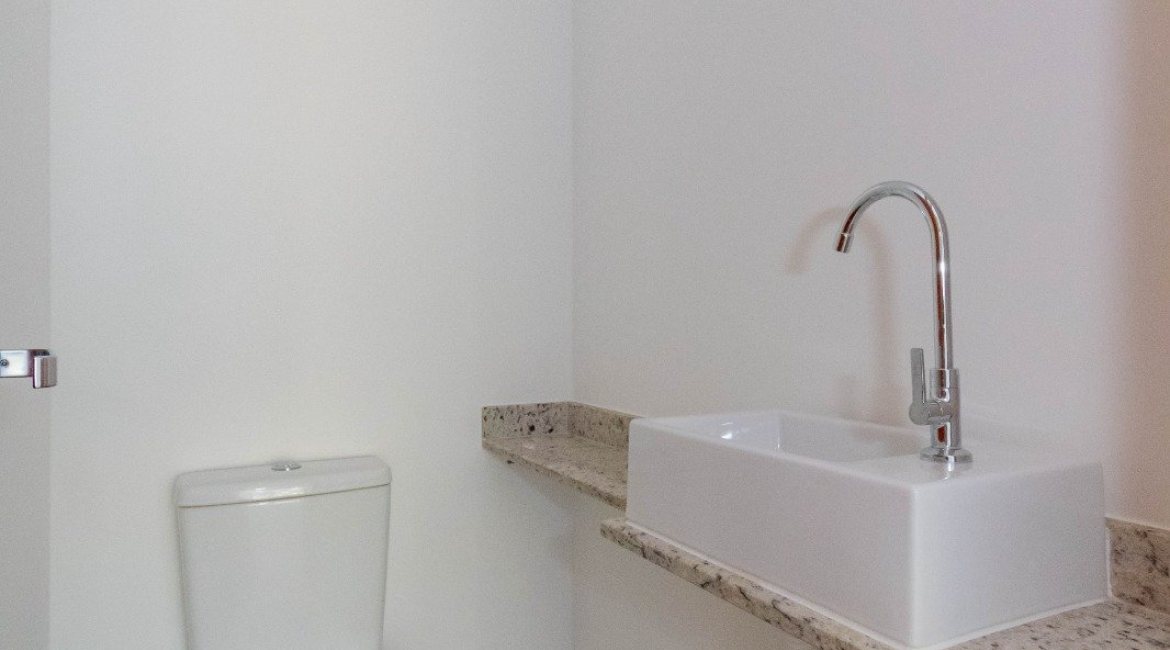 Apartamento à venda com 108m², 3 dormitórios, 1 suíte, 2 vagas, no bairro Tristeza em PORTO ALEGRE
