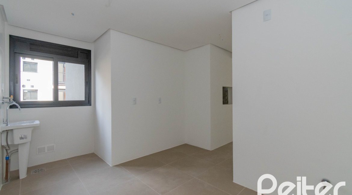 Apartamento à venda com 108m², 3 dormitórios, 1 suíte, 2 vagas, no bairro Tristeza em PORTO ALEGRE