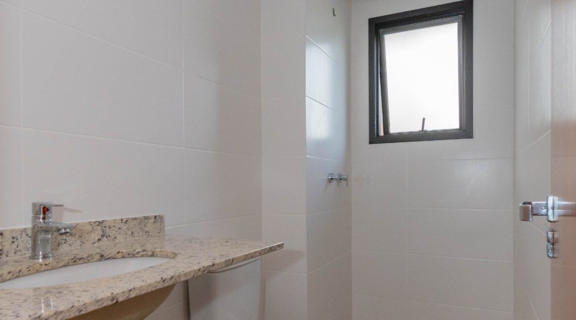 Apartamento à venda com 108m², 3 dormitórios, 1 suíte, 2 vagas, no bairro Tristeza em PORTO ALEGRE