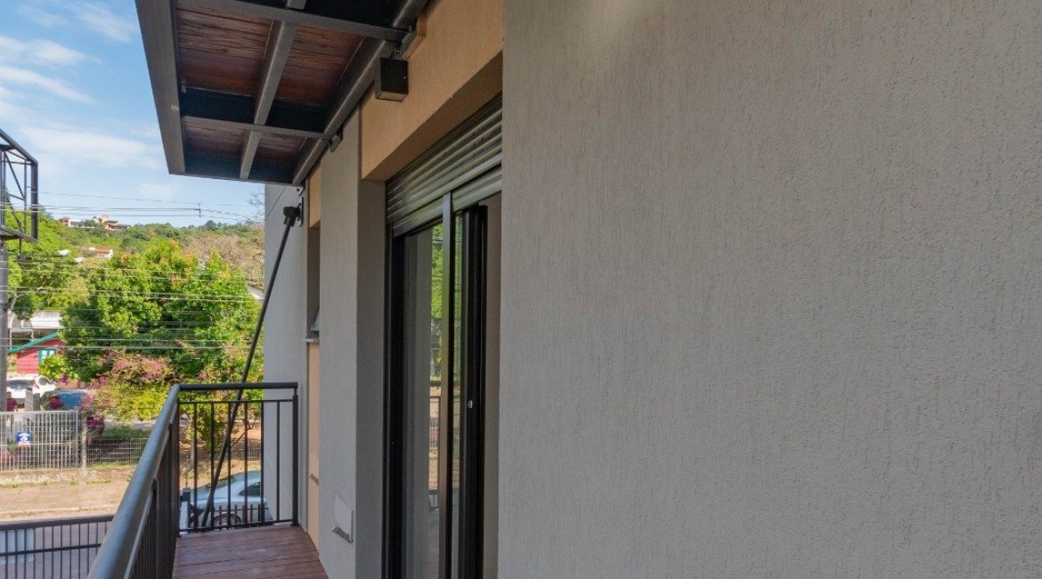 Apartamento à venda com 108m², 3 dormitórios, 1 suíte, 2 vagas, no bairro Tristeza em PORTO ALEGRE