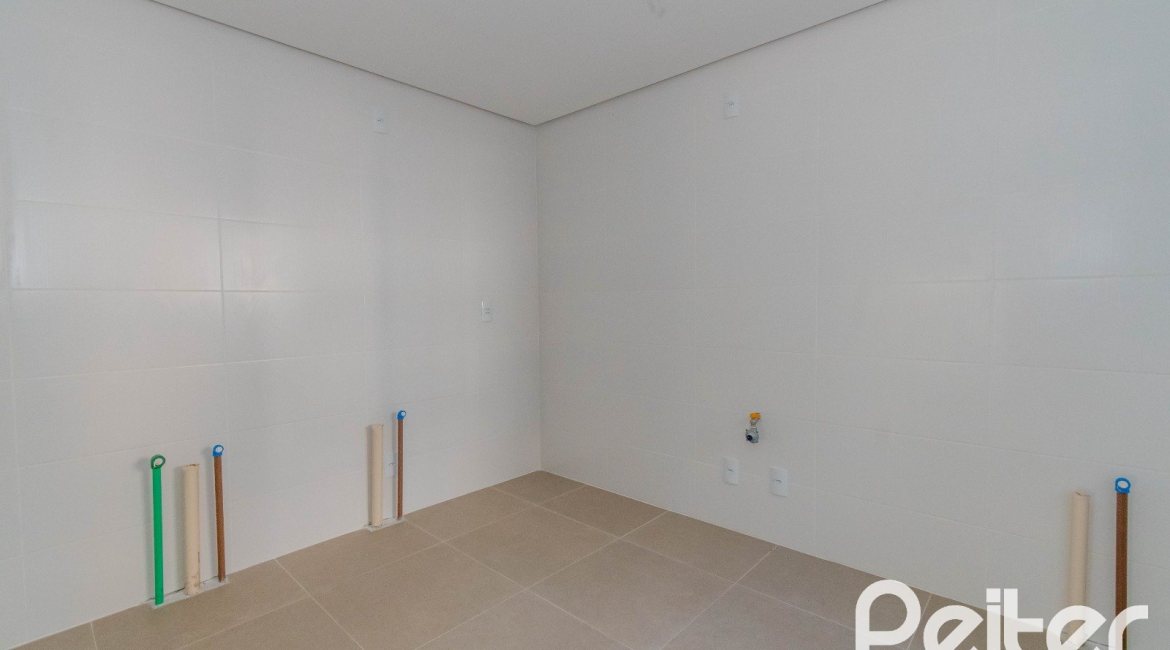 Apartamento à venda com 108m², 3 dormitórios, 1 suíte, 2 vagas, no bairro Tristeza em PORTO ALEGRE