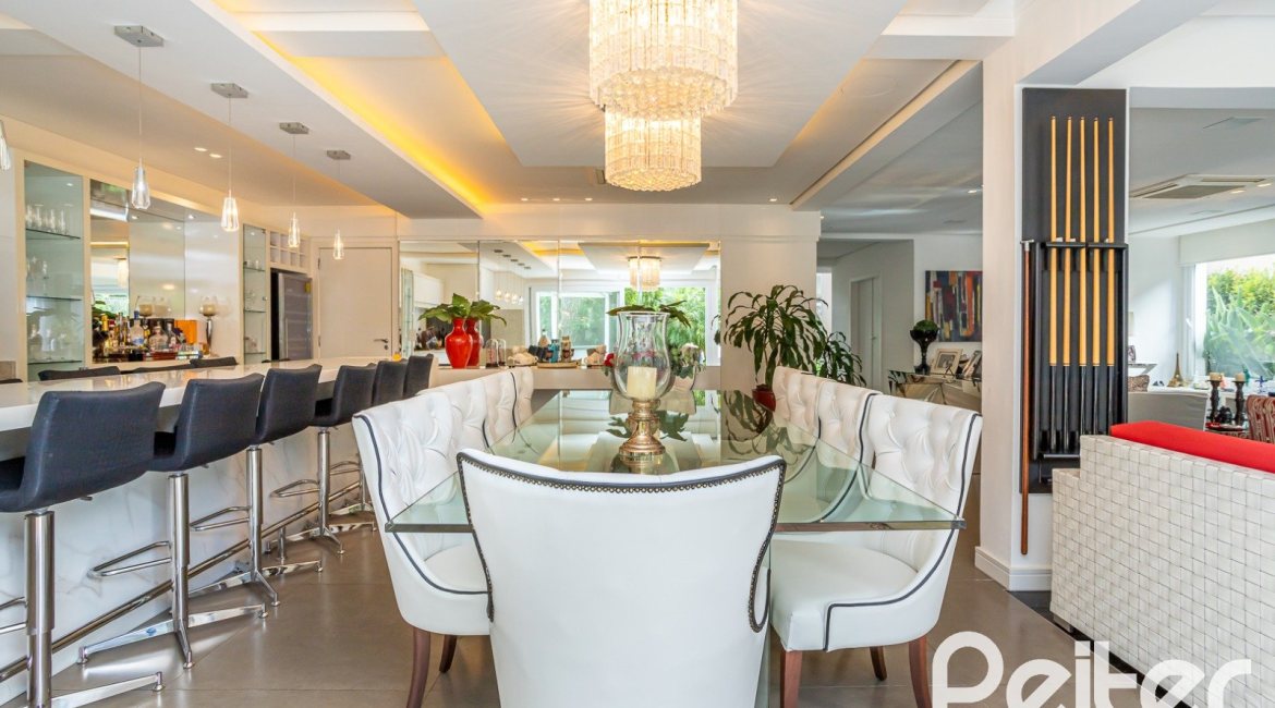 Casa em Condomínio à venda com 457m², 4 dormitórios, 4 suítes, 6 vagas, no bairro Pedra Redonda em PORTO ALEGRE