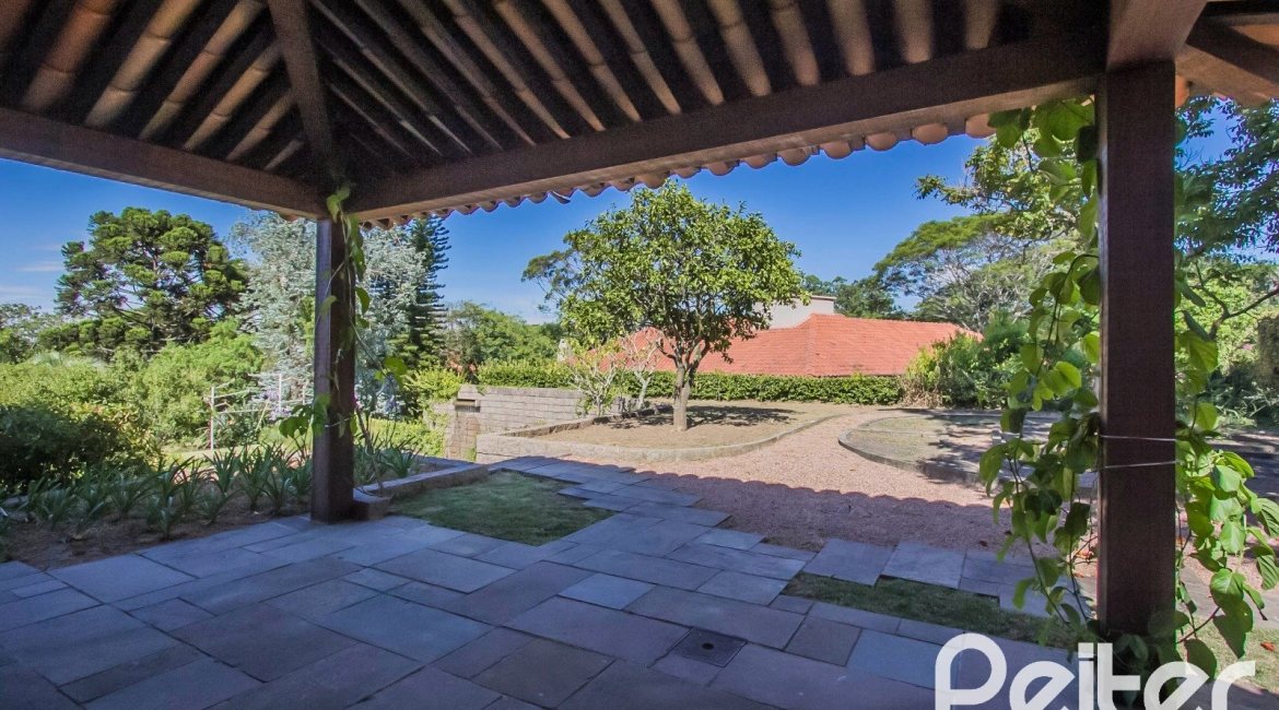 Casa em Condomínio à venda com 830m², 7 dormitórios, 3 suítes, 10 vagas, no bairro Cavalhada em PORTO ALEGRE