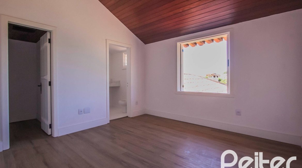 Casa em Condomínio à venda com 830m², 7 dormitórios, 3 suítes, 10 vagas, no bairro Cavalhada em PORTO ALEGRE