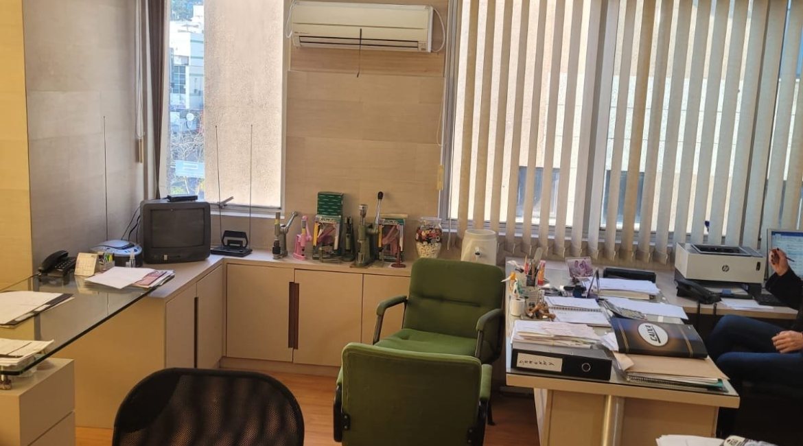 Comercial à venda com 37m², no bairro Tristeza em Porto Alegre