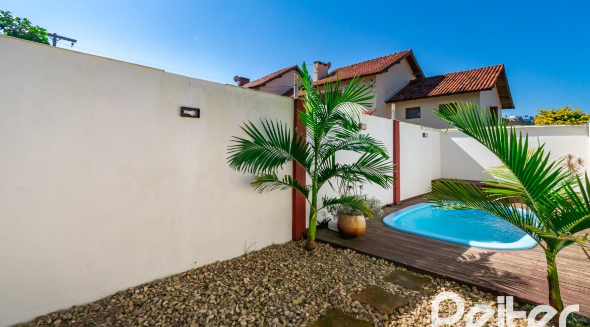 Casa à venda com 190m², 4 dormitórios, 2 suítes, 2 vagas, no bairro Espírito Santo em Porto Alegre