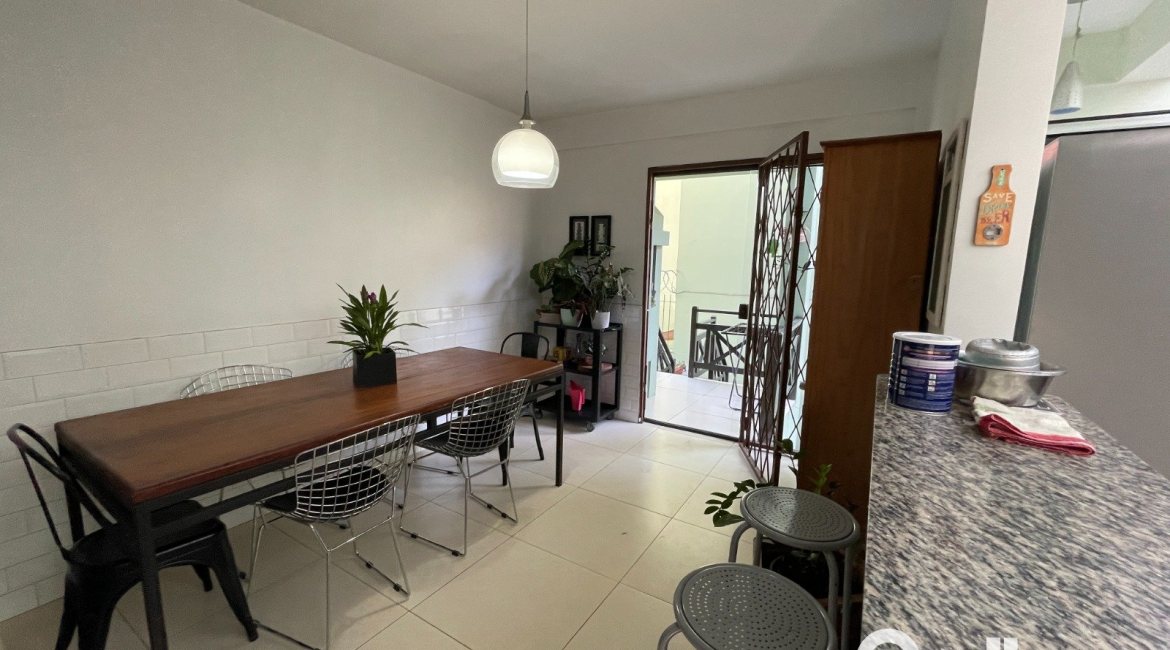 Casa em Condomínio à venda com 209m², 4 dormitórios, 1 suíte, 4 vagas, no bairro Tristeza em Porto Alegre