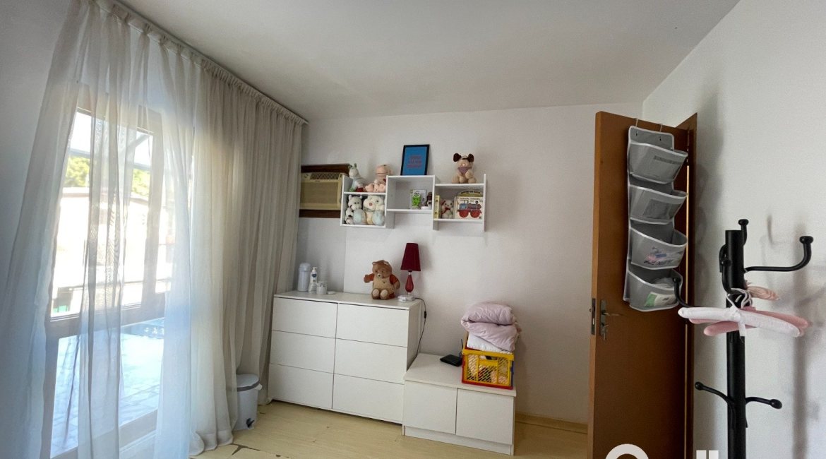 Casa em Condomínio à venda com 209m², 4 dormitórios, 1 suíte, 4 vagas, no bairro Tristeza em Porto Alegre