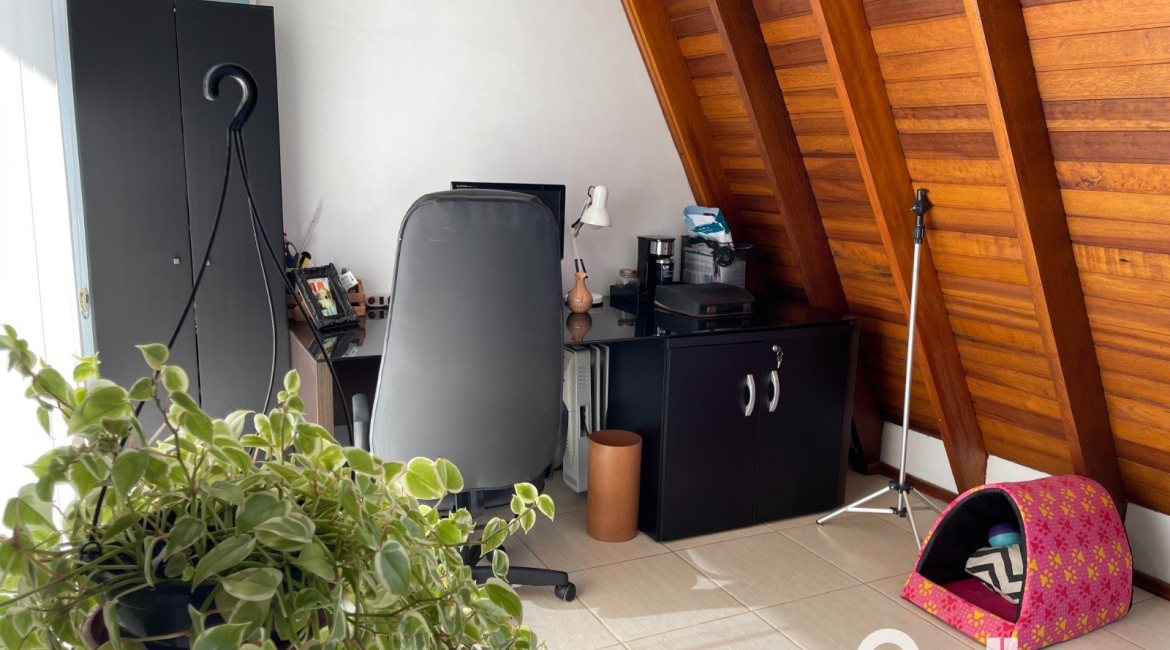 Casa em Condomínio à venda com 209m², 4 dormitórios, 1 suíte, 4 vagas, no bairro Tristeza em Porto Alegre