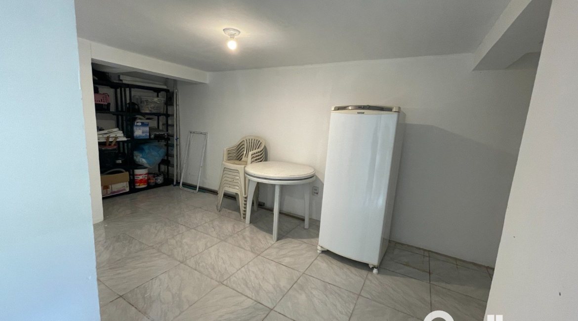 Casa em Condomínio à venda com 209m², 4 dormitórios, 1 suíte, 4 vagas, no bairro Tristeza em Porto Alegre