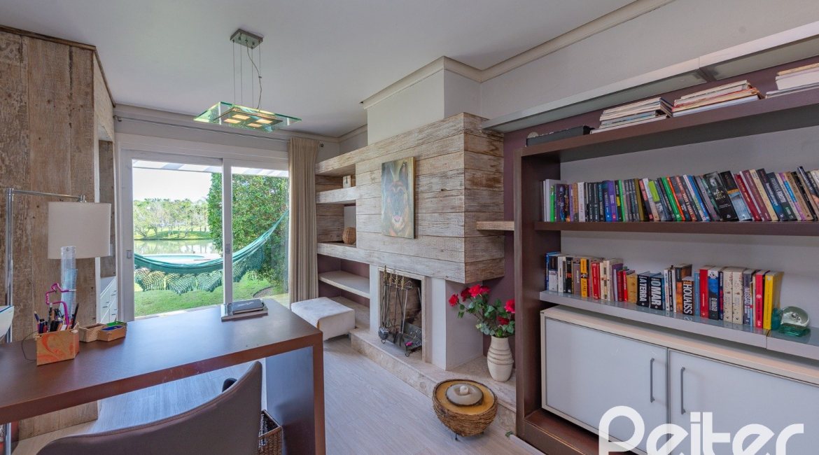 Casa em Condomínio à venda com 460m², 3 dormitórios, 3 suítes, 6 vagas, no bairro Terra Ville em PORTO ALEGRE