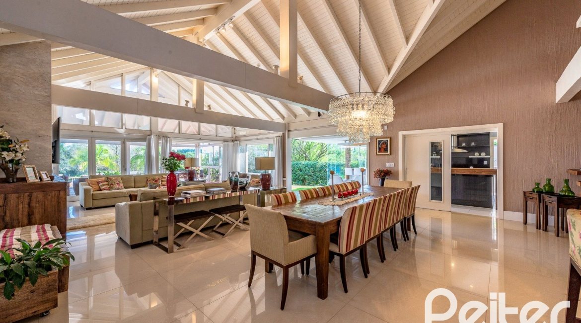 Casa em Condomínio à venda com 460m², 3 dormitórios, 3 suítes, 6 vagas, no bairro Terra Ville em PORTO ALEGRE