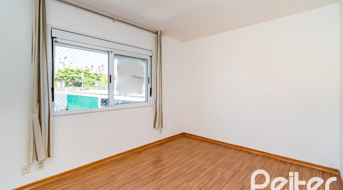 Apartamento à venda com 82m², 3 dormitórios, 1 suíte, 2 vagas, no bairro Tristeza em PORTO ALEGRE