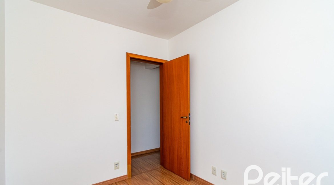 Apartamento à venda com 82m², 3 dormitórios, 1 suíte, 2 vagas, no bairro Tristeza em PORTO ALEGRE