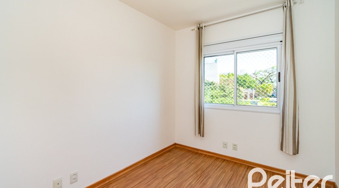 Apartamento à venda com 82m², 3 dormitórios, 1 suíte, 2 vagas, no bairro Tristeza em PORTO ALEGRE