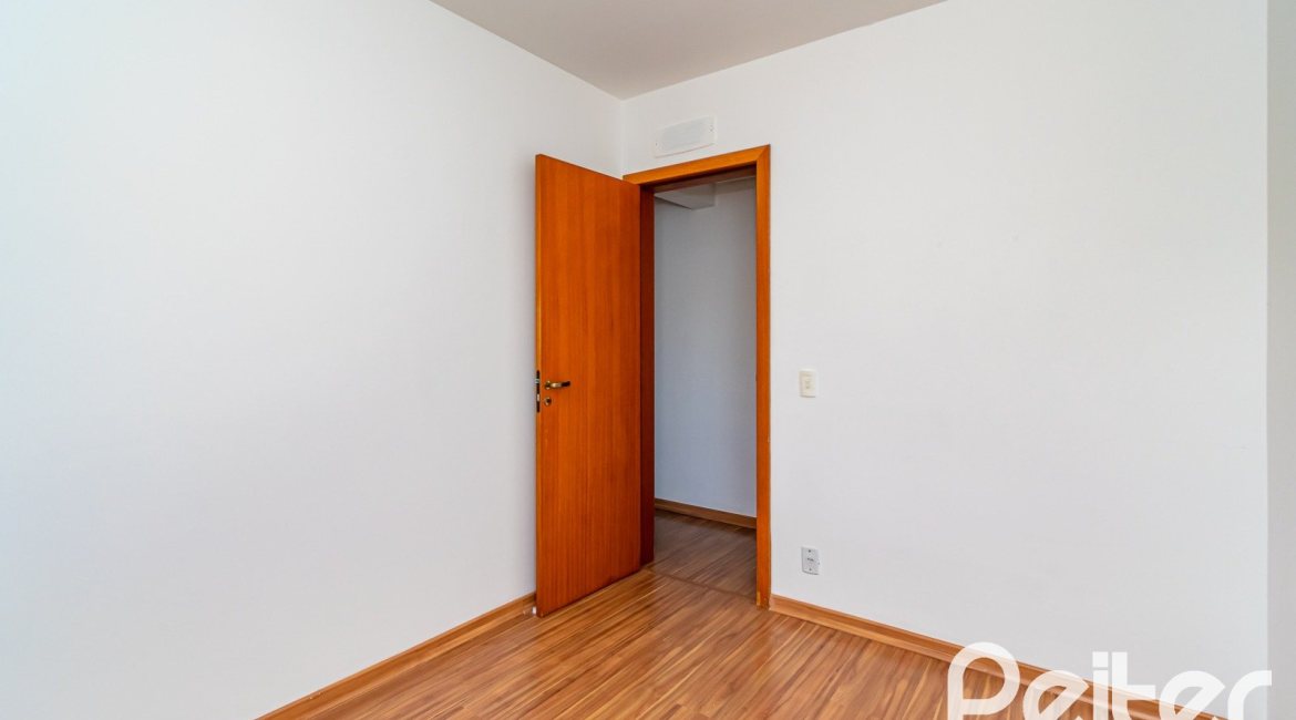 Apartamento à venda com 82m², 3 dormitórios, 1 suíte, 2 vagas, no bairro Tristeza em PORTO ALEGRE