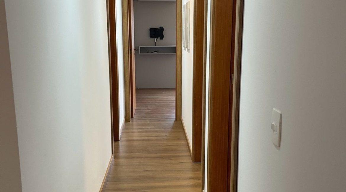 Apartamento à venda com 82m², 3 dormitórios, 1 suíte, 2 vagas, no bairro Tristeza em PORTO ALEGRE