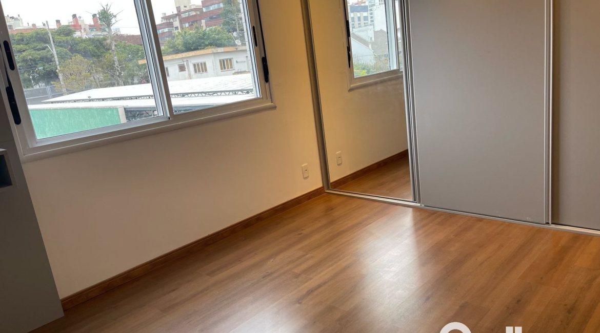 Apartamento à venda com 82m², 3 dormitórios, 1 suíte, 2 vagas, no bairro Tristeza em PORTO ALEGRE