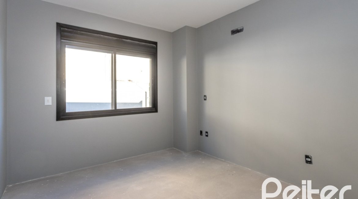 Casa à venda com 177m², 3 dormitórios, 3 suítes, 4 vagas, no bairro Tristeza em Porto Alegre