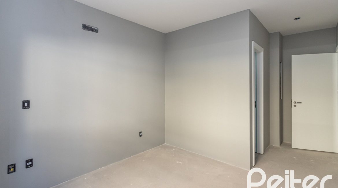 Casa à venda com 177m², 3 dormitórios, 3 suítes, 4 vagas, no bairro Tristeza em Porto Alegre