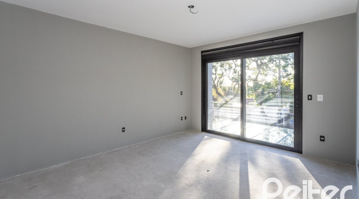 Casa à venda com 177m², 3 dormitórios, 3 suítes, 4 vagas, no bairro Tristeza em Porto Alegre