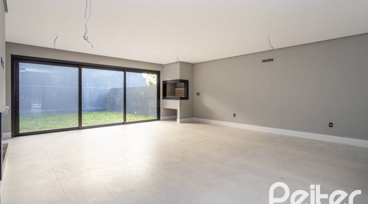 Casa à venda com 177m², 3 dormitórios, 3 suítes, 4 vagas, no bairro Tristeza em Porto Alegre