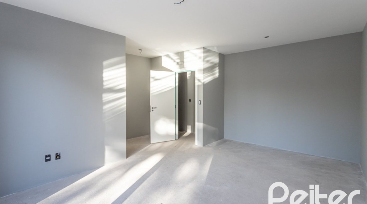 Casa à venda com 177m², 3 dormitórios, 3 suítes, 4 vagas, no bairro Tristeza em Porto Alegre